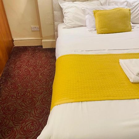 Eurobar & Hotel Оксфорд Екстер'єр фото